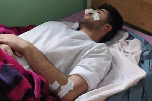 ساعد الدكتور محمد من اجل النجاة بحياته بعد فقدانه لافراد عائلته داخل قطاع غزه وتعرضه للأصابة